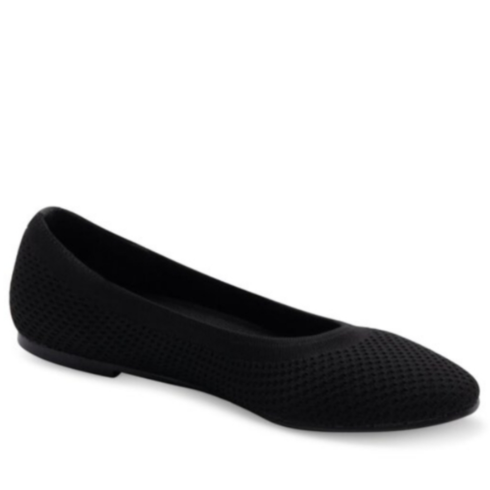 NWOB Blondo Brooklyn Waterproof Flat